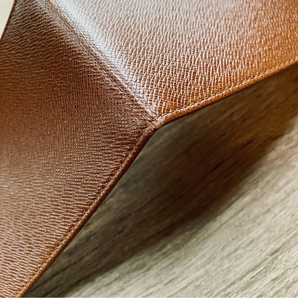 Louis Vuitton Taiga Brown Leather Bi-Fold Card Wallet - Picture 7 of 12